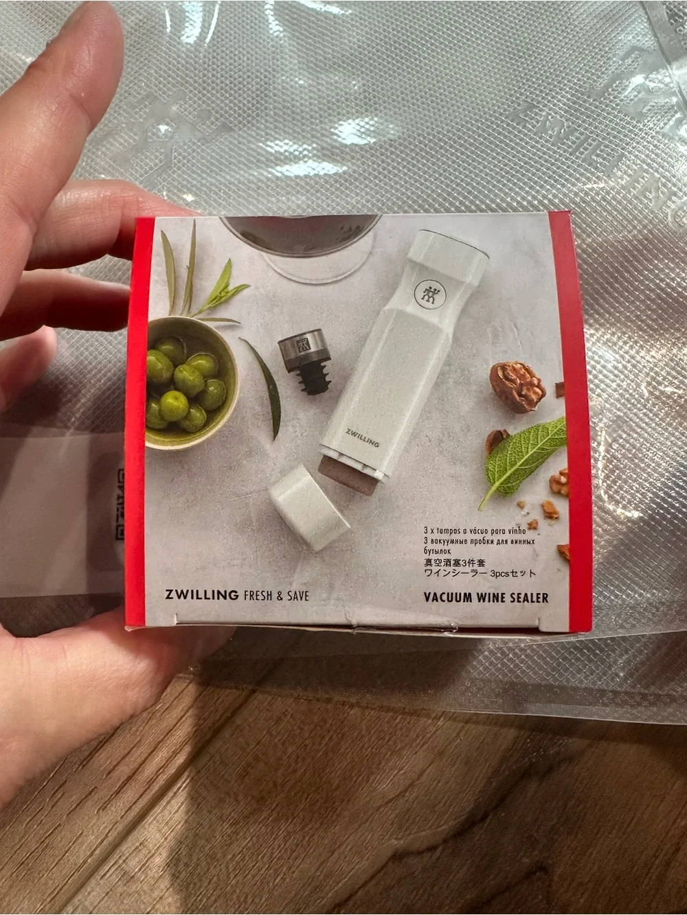 ZWILLING Fresh & Save 7-Piece Vacuum Sealer Starter Set w/Bags and Wine sealer